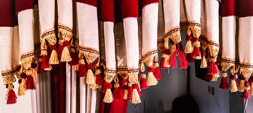 Gold and Maroon Curtains for a Regal Curtain Design for the Living Room