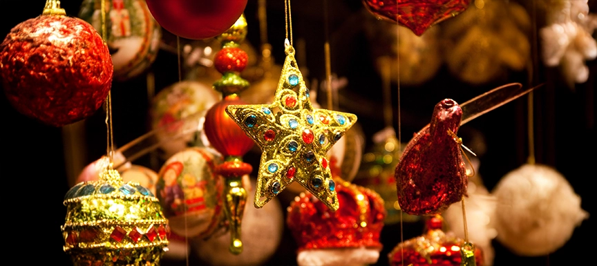 How Can Christmas Home Decorations Transform Your Space?