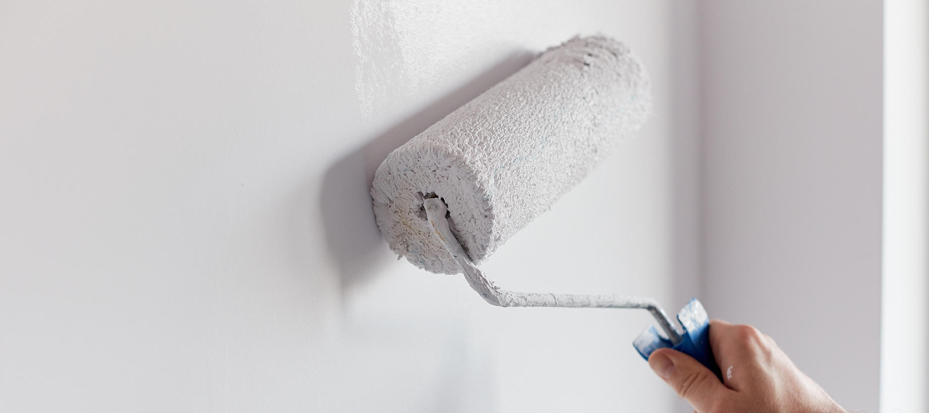 How to Make Small Rooms Look Bigger with Paint?