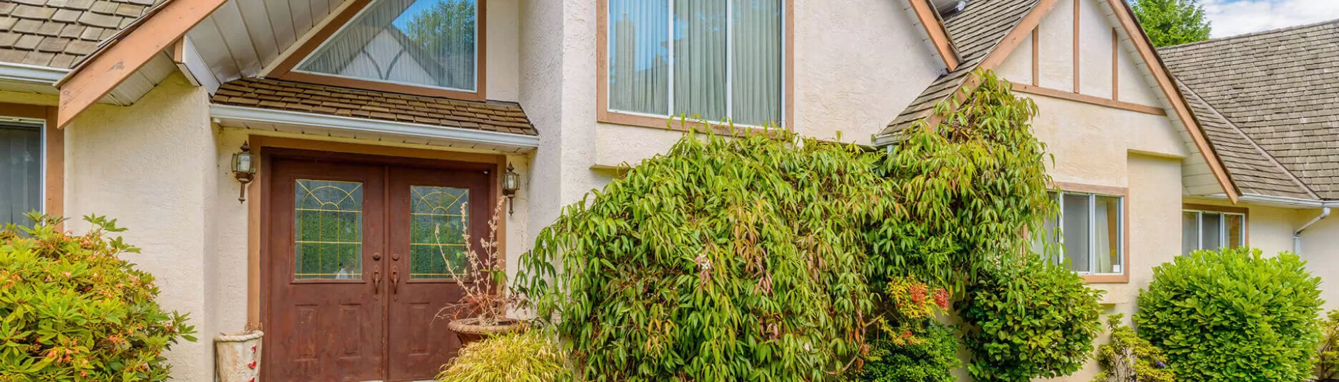 Exterior Paint Colours: 10 Ideas & How to Choose