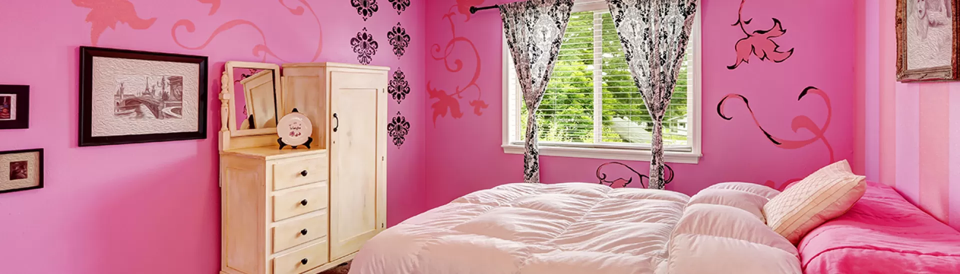 Pink two colour combination for bedroom walls