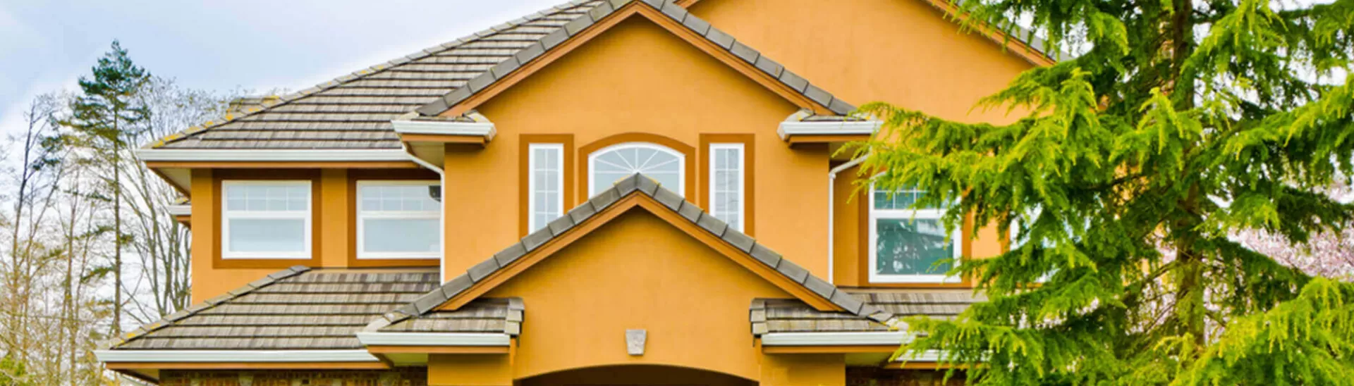 Exterior Home Paint: Enhance Your Home's Grandeur This Festive Season
