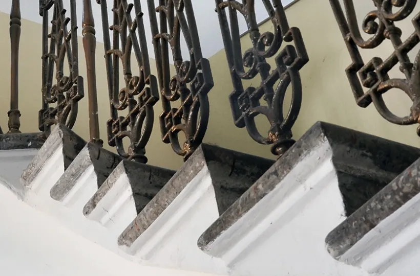 Iron Modern Stair Railing Design and Stylish Grill Painting Guide 