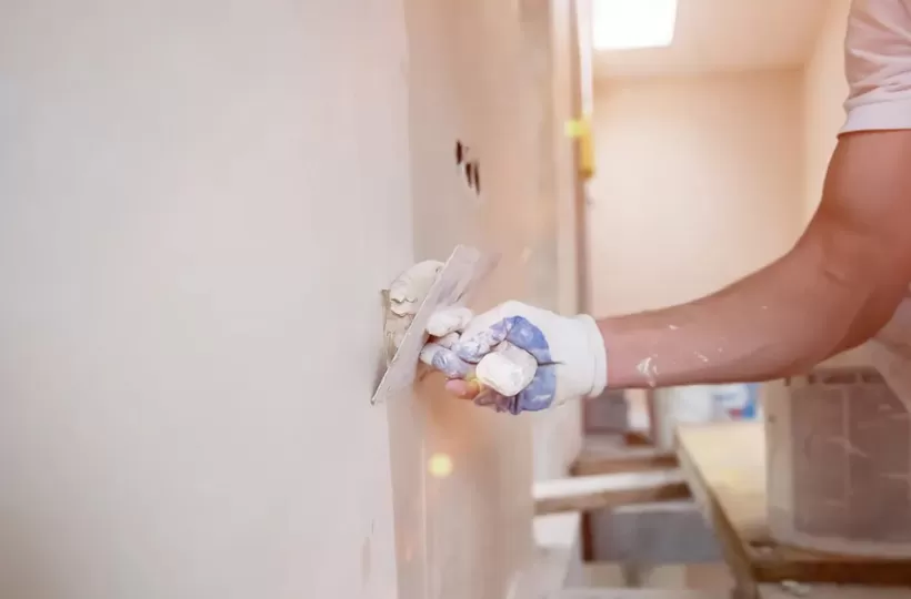 Difference Between Wall Putty and White Cement