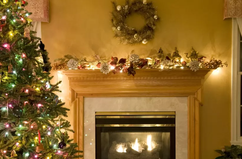 Home Paint Colours: 6 Shades to Bring the Spirit of Christmas into Your Space