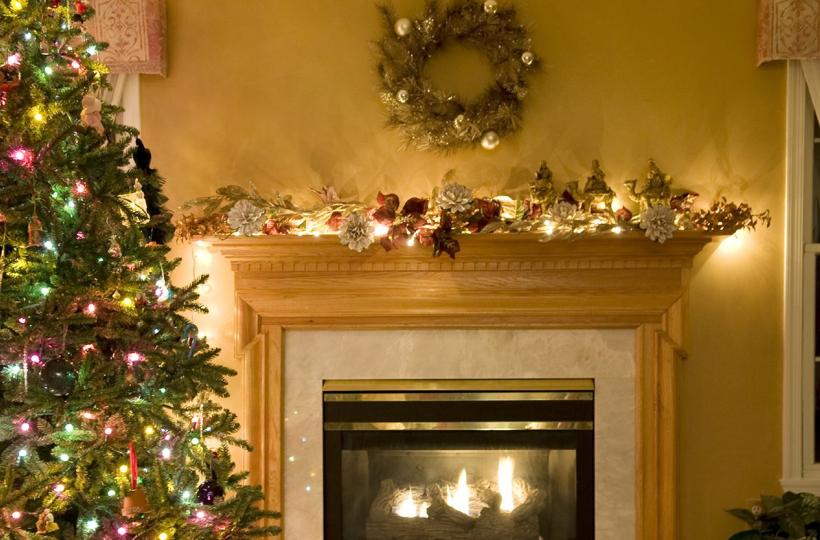 Home Paint Colours: 6 Shades to Bring the Spirit of Christmas into Your Space